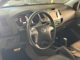 TOYOTA - HILUX - 2014/2014 - Bege - R$ 157.900,00