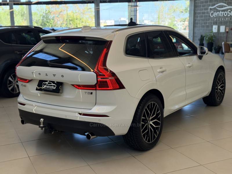 VOLVO - XC60 - 2019/2019 - Branca - R$ 152.900,00