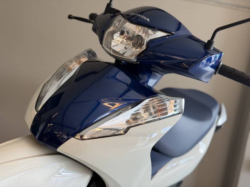 HONDA - BIZ 125 - 2022/2022 - Branca - R$ 17.900,00