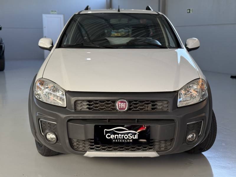 FIAT - STRADA - 2017/2018 - Branca - R$ 54.900,00