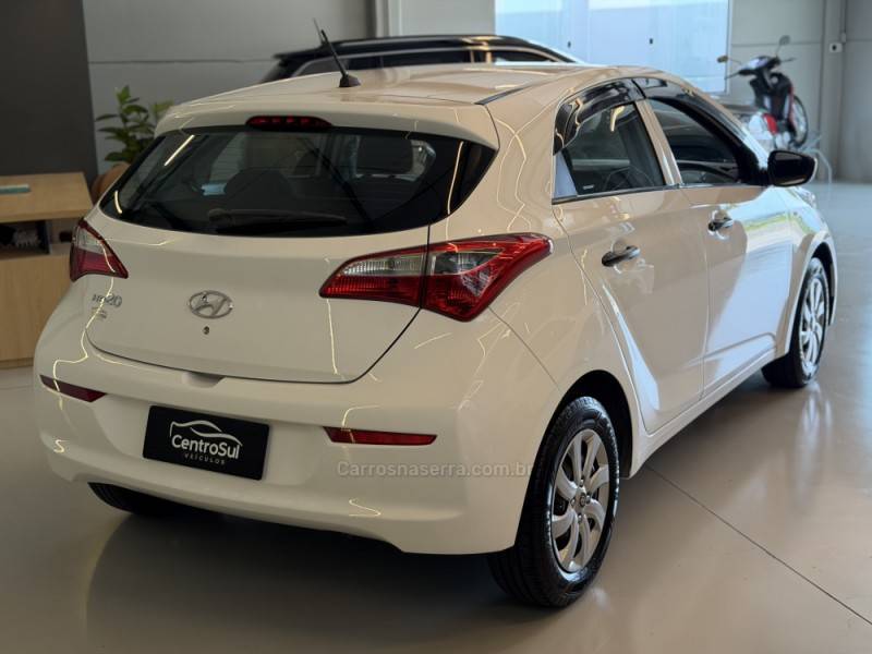 HYUNDAI - HB20 - 2015/2016 - Branca - R$ 50.900,00