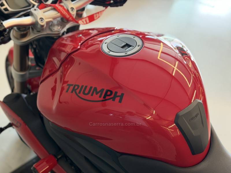 TRIUMPH - SPEED TRIPLE - 2015/2015 - Vermelha - R$ 42.900,00
