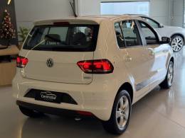 VOLKSWAGEN - FOX - 2016/2016 - Branca - R$ 57.900,00