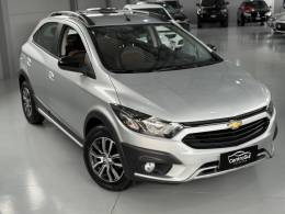 CHEVROLET - ONIX - 2018/2018 - Prata - R$ 69.900,00