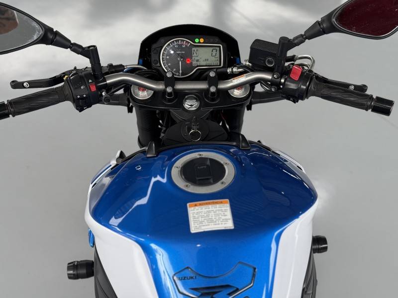 SUZUKI - GSXR - 2015/2016 - Azul - R$ 41.900,00