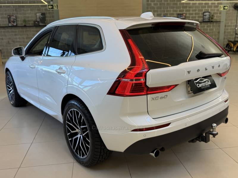 VOLVO - XC60 - 2019/2019 - Branca - R$ 152.900,00