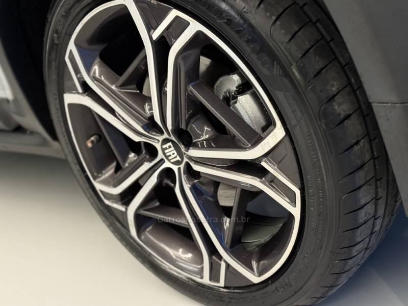 FIAT - FASTBACK - 2022/2023 - Cinza - R$ 117.900,00