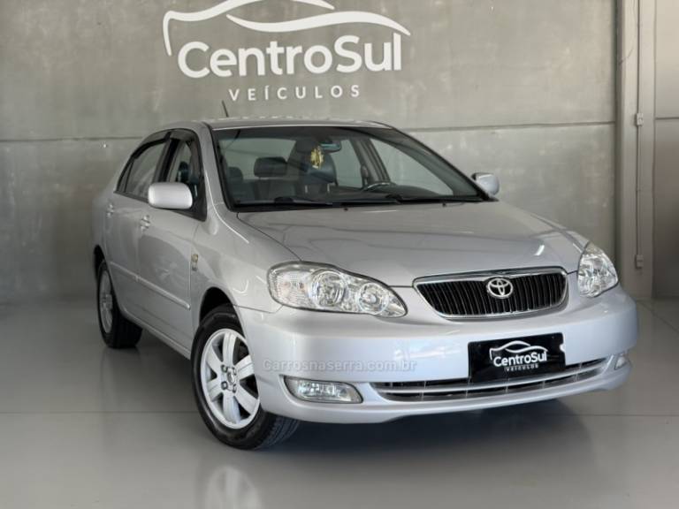 TOYOTA - COROLLA - 2005/2005 - Prata - R$ 45.900,00