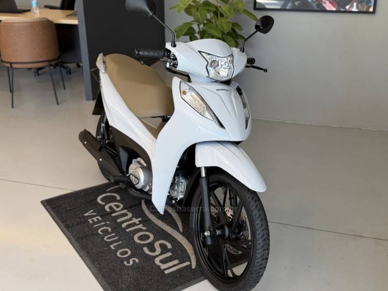 HONDA - BIZ 125 - 2025/2026 - Branca - R$ 20.590,00