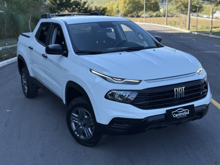 FIAT - TORO - 2022/2023 - Branca - R$ 114.900,00