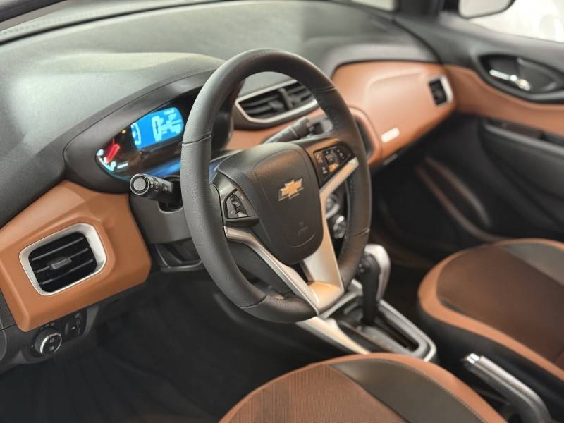 CHEVROLET - ONIX - 2018/2018 - Prata - R$ 69.900,00