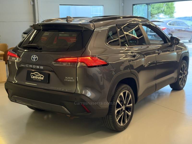 TOYOTA - COROLLA - 2022/2023 - Cinza - R$ 161.900,00