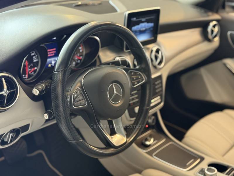 MERCEDES-BENZ - GLA 200 - 2018/2019 - Branca - R$ 133.900,00