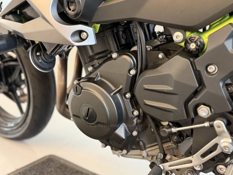 KAWASAKI - Z400 - 2020/2020 - Cinza - R$ 27.900,00