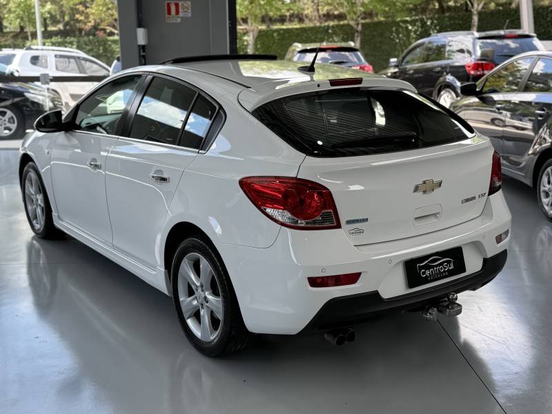 CHEVROLET - CRUZE - 2014/2014 - Branca - R$ 72.990,00