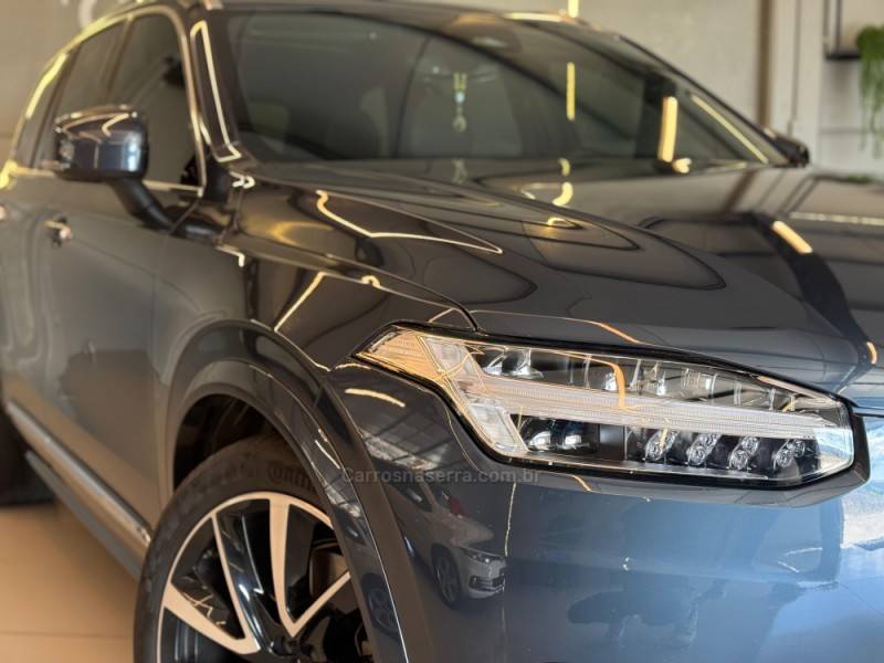 VOLVO - XC90 - 2023/2023 - Azul - R$ 419.900,00