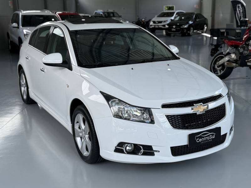 CHEVROLET - CRUZE - 2014/2014 - Branca - R$ 70.900,00
