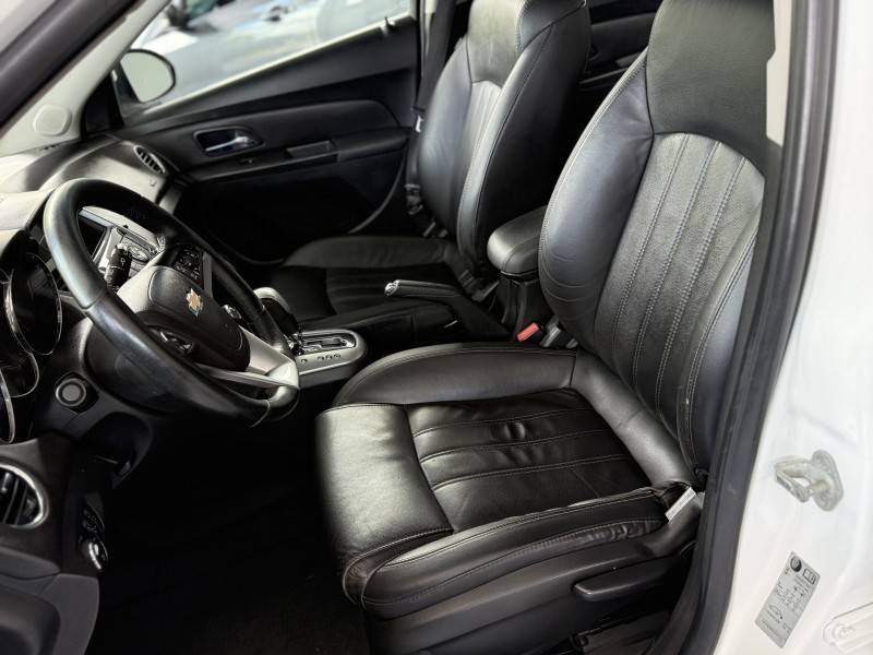 CHEVROLET - CRUZE - 2014/2014 - Branca - R$ 70.900,00