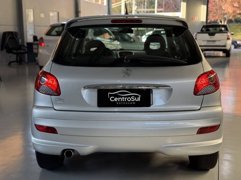PEUGEOT - 207 - 2011/2012 - Prata - R$ 28.900,00