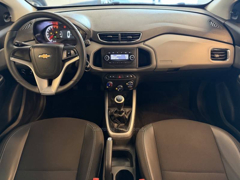 CHEVROLET - ONIX - 2018/2019 - Branca - R$ 57.900,00