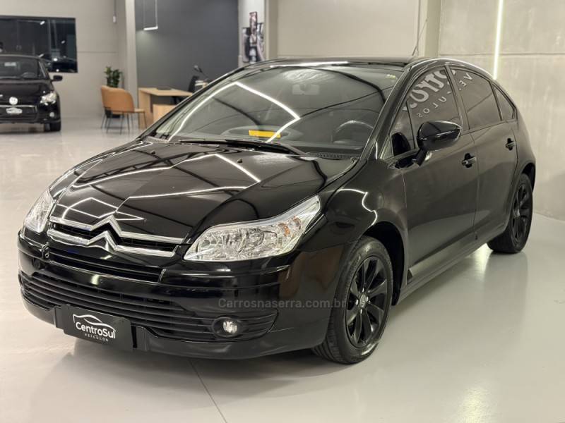 CITROËN - C4 - 2012/2013 - Preta - R$ 35.900,00