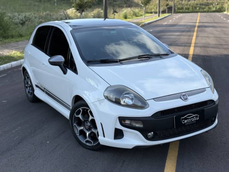 FIAT - PUNTO - 2012/2013 - Branca - R$ 65.900,00