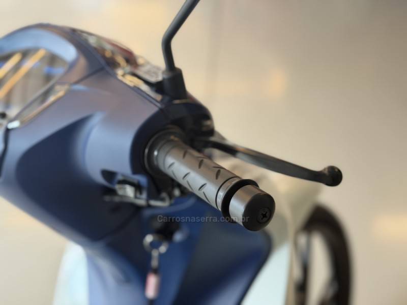 HONDA - BIZ 125 - 2022/2022 - Branca - R$ 17.900,00