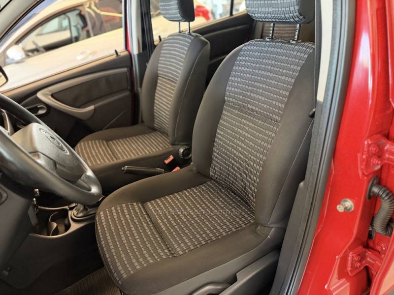 RENAULT - SANDERO - 2011/2012 - Vermelha - R$ 34.900,00