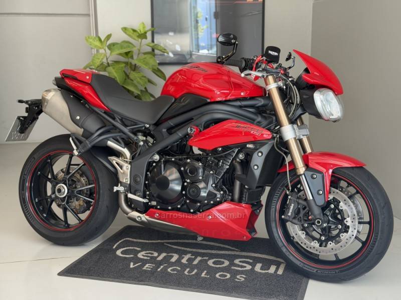 TRIUMPH - SPEED TRIPLE - 2015/2015 - Vermelha - R$ 42.900,00