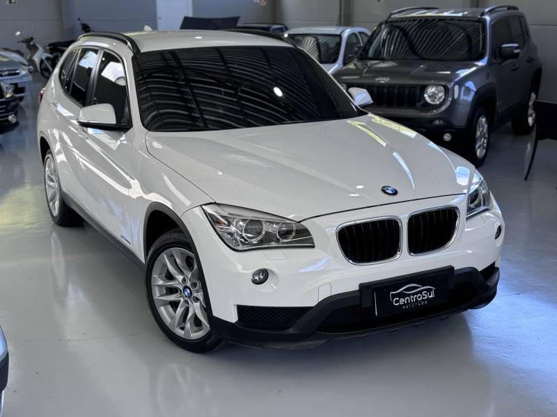 BMW - X1 - 2015/2015 - Branca - R$ 89.990,00