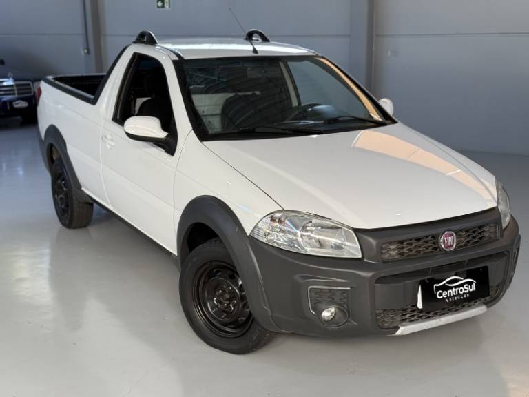 FIAT - STRADA - 2017/2018 - Branca - R$ 54.900,00