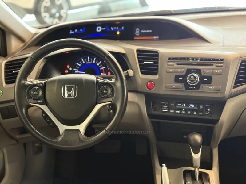 HONDA - CIVIC - 2013/2014 - Preta - R$ 75.900,00