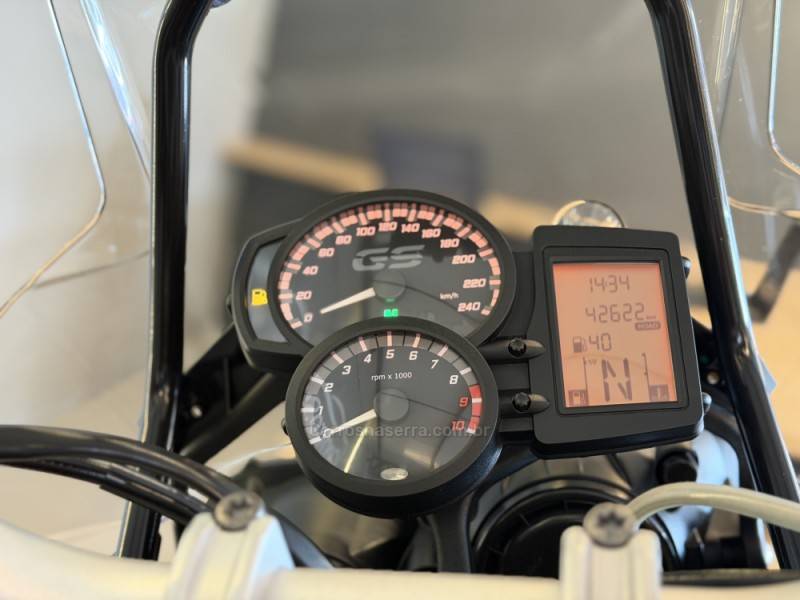 VOLKSWAGEN - POLO - 2019/2020 - Cinza - R$ 80.900,00